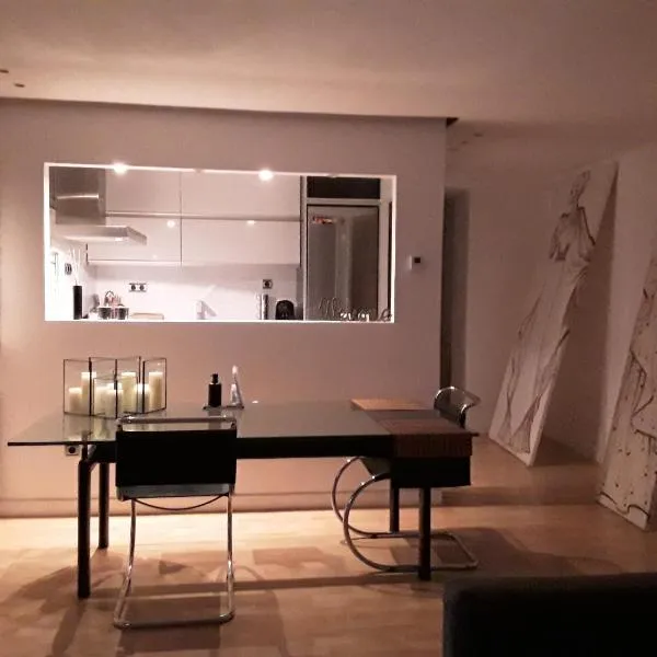 Loft luminoso y céntrico，位于萨拉戈萨的酒店