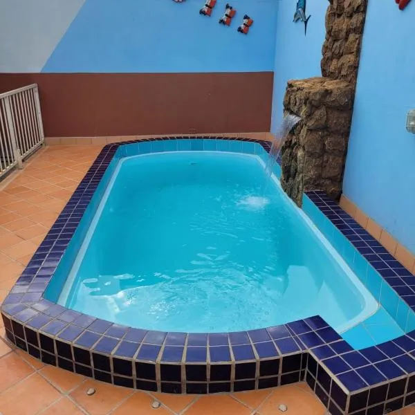 Casa temporada com piscina para 6 pessoas，位于里贝朗普雷托的酒店