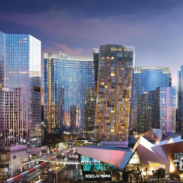 Gorgeous Suite Vdara 22nd FLR - POOL View - FREE Valet，位于拉斯维加斯的酒店