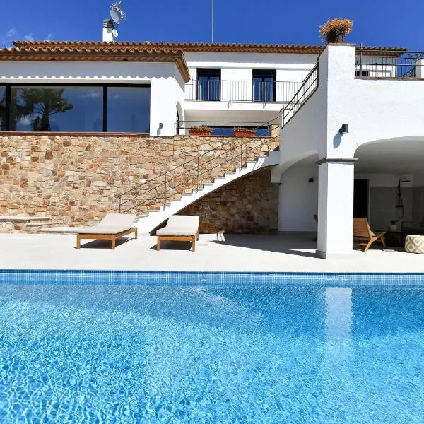 Villa with seaview at Platja d'Aro 11p，位于Castillo de Aro的酒店