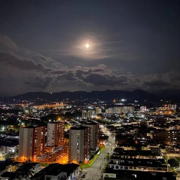 Encanto Panorámico - Skyview Comfort，位于多斯克布拉达斯的酒店