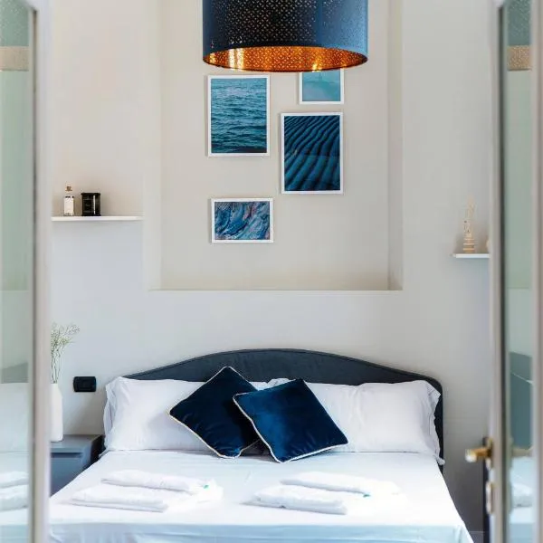 Shades of Lake - Blue Apartment，位于科莫的酒店