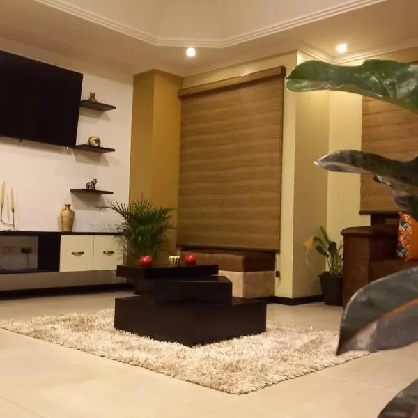 Departamento 2B en Condominio La Victoria，位于昆卡的酒店