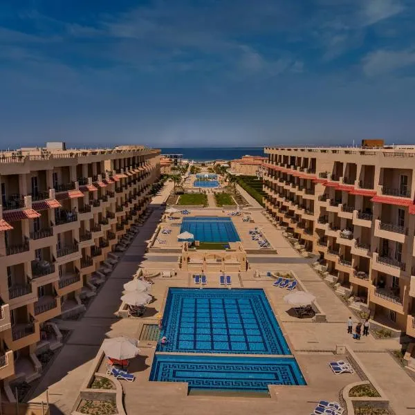 Selena Bay Resort & Beach Club，位于赫尔格达的酒店