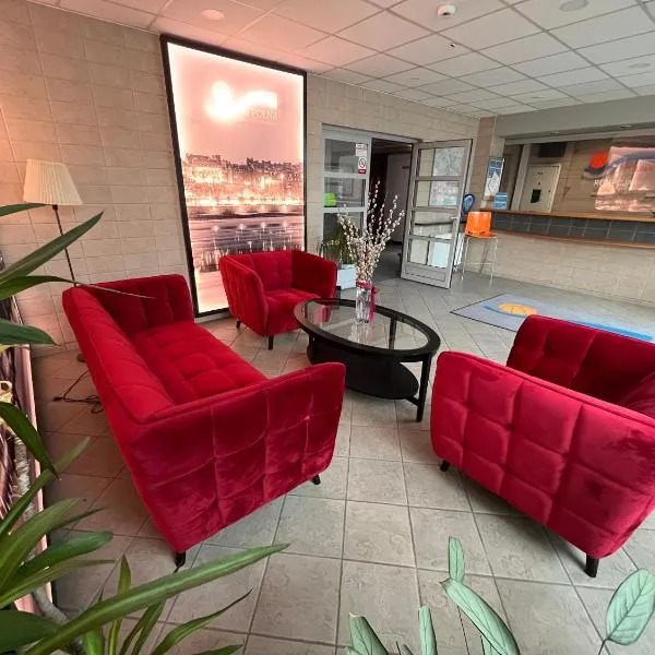 斯洛德米斯切酒店，位于华沙的酒店