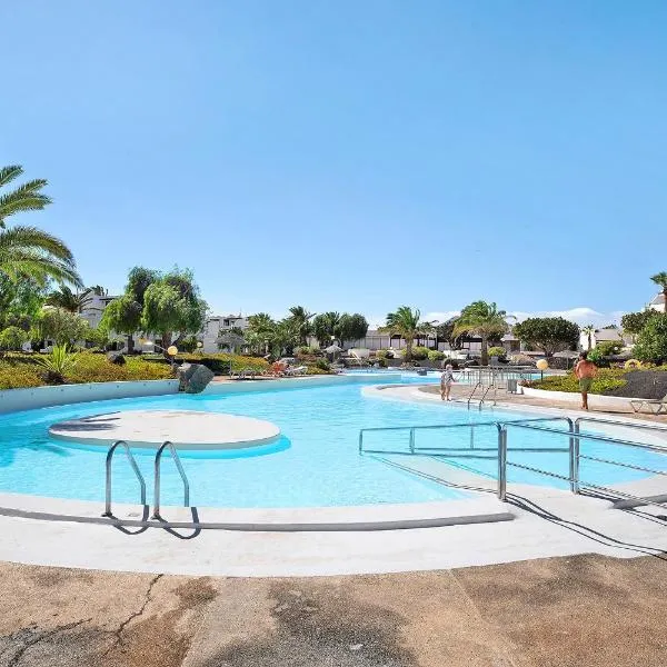 Isla and Ocean with pool and wifi，位于科斯塔特吉塞的酒店