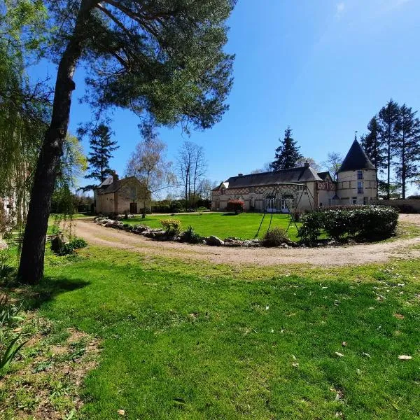 La Chauvellière, un écrin de verdure dans un cadre historique，位于Neuvy-le-Roi的酒店