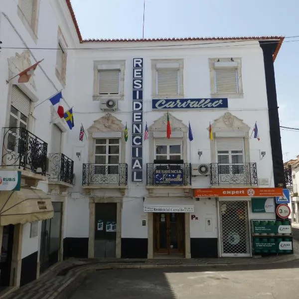 Residencial Carvalho，位于埃斯特雷莫斯的酒店