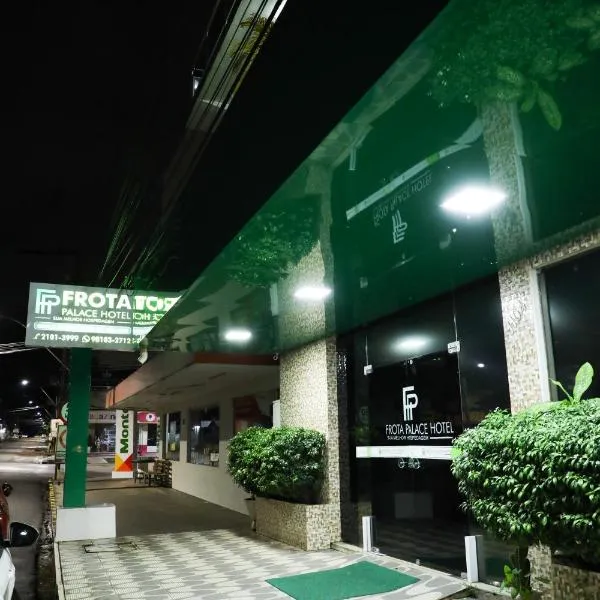 弗洛塔宫殿酒店，位于Pôrto Santana的酒店