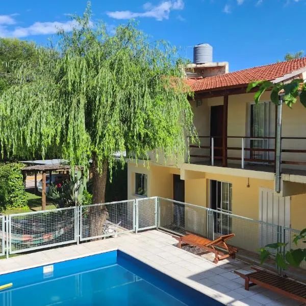 SARA COMPLEJO，位于米娜克拉韦罗的酒店