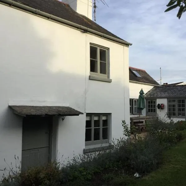 18th Century Primrose Cottage in Chillington nr sea，位于Chillington的酒店