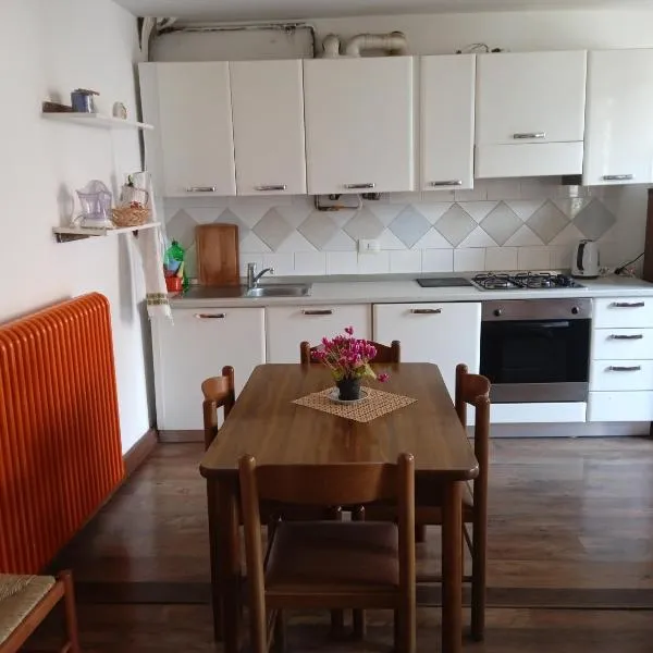 Appartamento Primo Sole，位于Primaluna的酒店