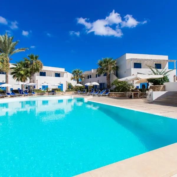 Resort Cala La Luna，位于法维尼亚纳的酒店