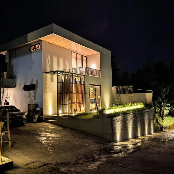 Cottonwood Exclusive Villa Sagarmatha @Puncak，位于茂物的酒店