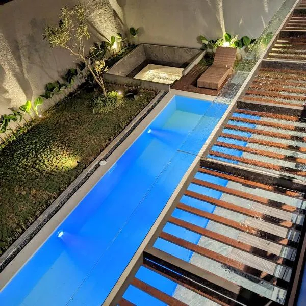 Cottonwood Exclusive Villa Sagarmatha @Puncak，位于茂物的酒店