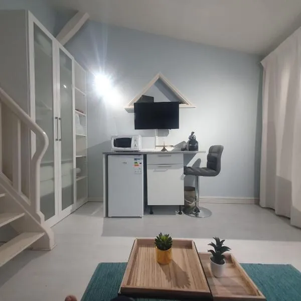 La petite chambre bleue，位于Amilly的酒店