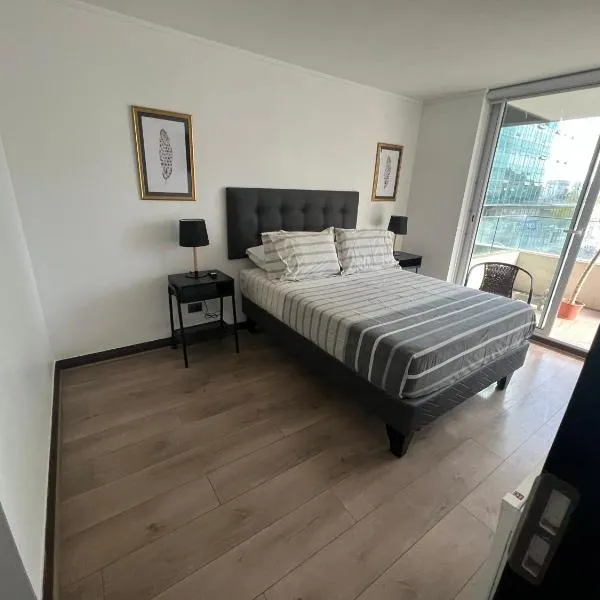 28 Metros costado Clinica las Condes ,hasta 5 personas，位于圣地亚哥的酒店