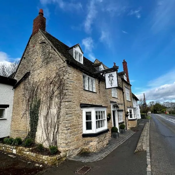 The Lion, Tredington，位于Ettington的酒店