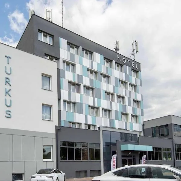 Hotel Turkus，位于Bokiny的酒店