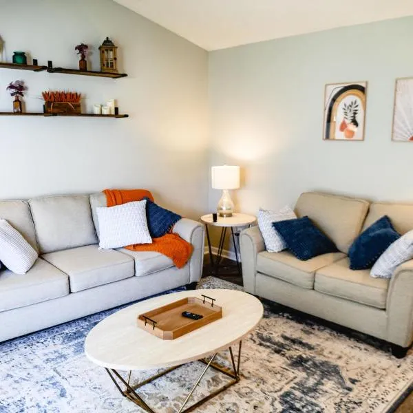 Urban Cottage: Homey & Convenient，位于亨廷顿的酒店