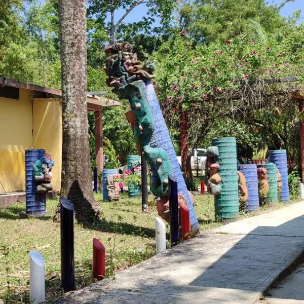 Villas del Carmen Hostal，位于帕伦克的酒店