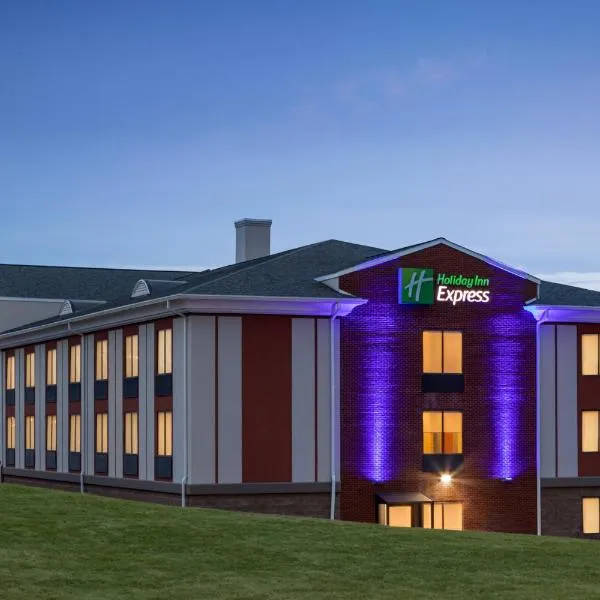 Holiday Inn Express & Suites East Greenbush Albany-Skyline an IHG Hotel，位于Averill Park的酒店