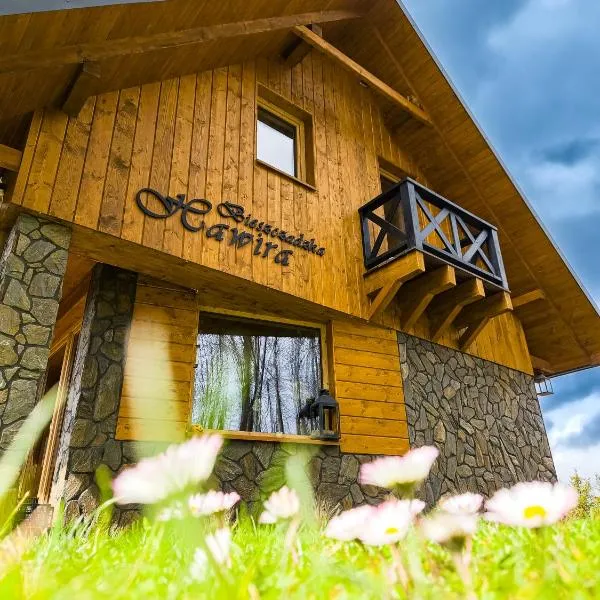 Bieszczadzka Hawira - Domki w Centrum przy Jeziorze z Widokiem dla Rodzin，位于波拉齐克的酒店