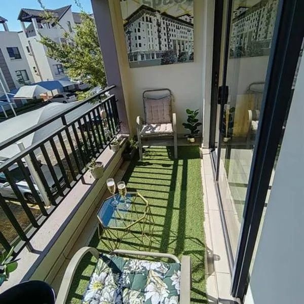 Classy and cosy Apt - Dainfern,位于佛维斯的酒店