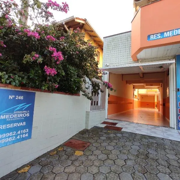 Residencial Medeiros，位于瓜尔达恩巴的酒店