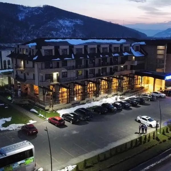 Hotel Club Bucovina Resort & Spa，位于Mălini的酒店