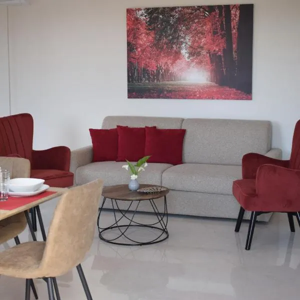 Studio Holiday Kalamata 2，位于卡拉马塔的酒店