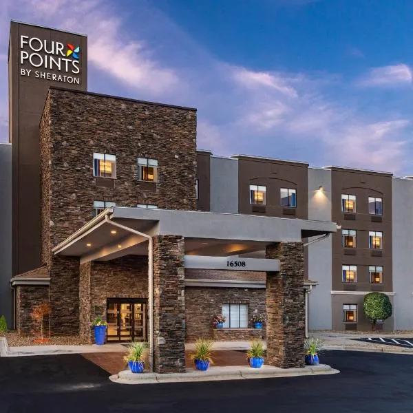 Four Points by Sheraton Charlotte - Lake Norman，位于亨特斯维尔的酒店