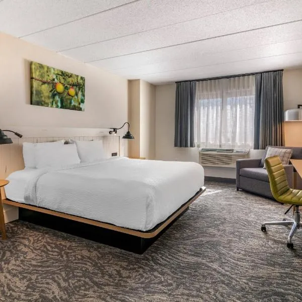 Fairfield Inn & Suites by Marriott Providence Airport Warwick，位于沃里克的酒店