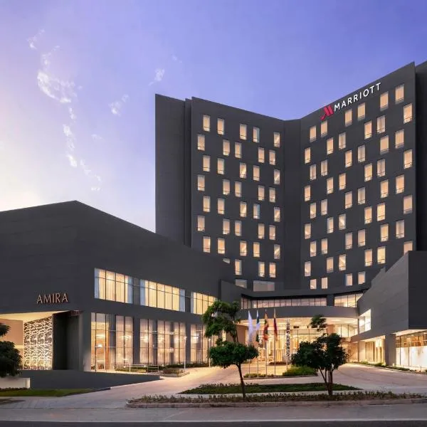 Barranquilla Marriott Hotel，位于Juan Mina的酒店