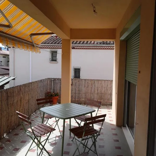 Chez Jo, Bages 66, Appartement 2 chambres avec terrasse，位于Bages的酒店