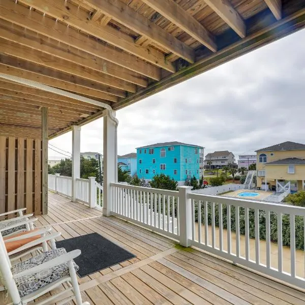 Emerald Isle Getaway with Decks and Beach Views!，位于翡翠岛的酒店