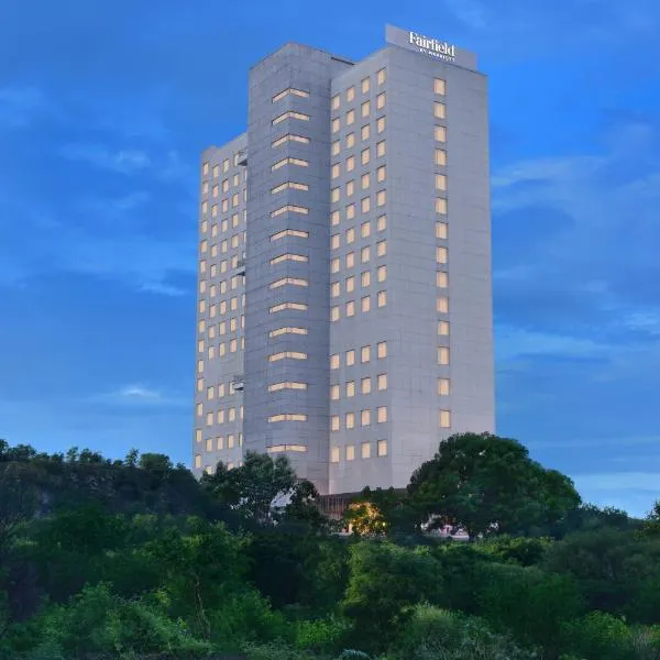 Fairfield by Marriott Hyderabad Gachibowli，位于库卡特帕尔莱的酒店