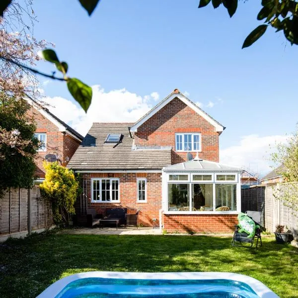 Chichester retreat house with free parking，位于奇切斯特的酒店