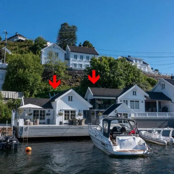 Luxurious Boathouse with Private Dock in the Best Location in Arendal，位于格里姆斯塔的酒店