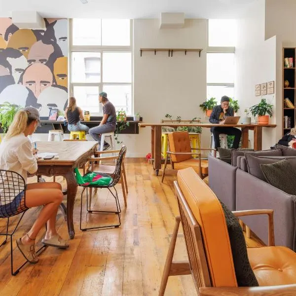 Bounce Melbourne，位于墨尔本的酒店