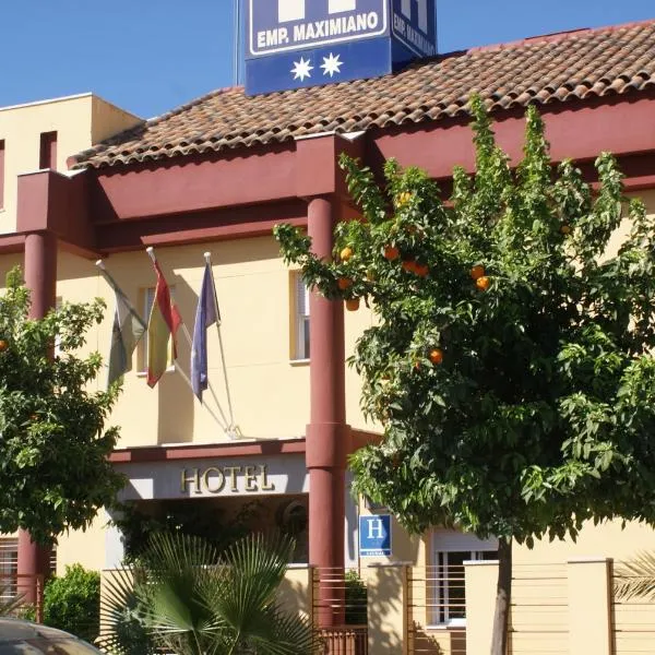 马克西米亚诺和谷里奥酒店，位于Santa María de Trassierra的酒店