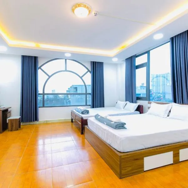 Hoa Cúc Phương Hotel Dĩ An - Bình Dương，位于Ấp Chợ的酒店