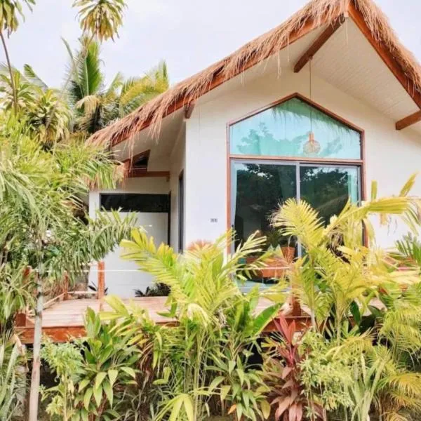 Bali Crystal Beach Villas #9，位于沙拉海滩的酒店