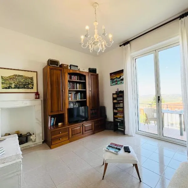 Casa vacanze con vista panoramica，位于San Salvatore Monferrato的酒店