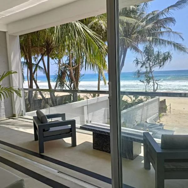 Josan Villa with a Glorious Beach and Sea View，位于哈巴拉杜瓦的酒店