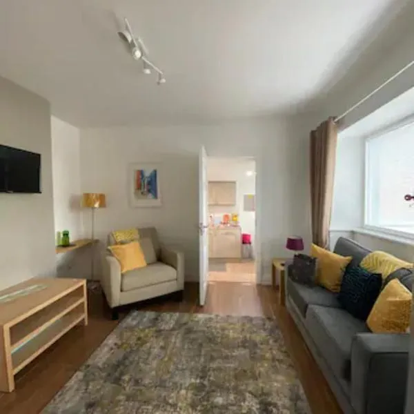 Location, Location! Gorgeous 1 Bed Apt- Killarney，位于基拉尼的酒店