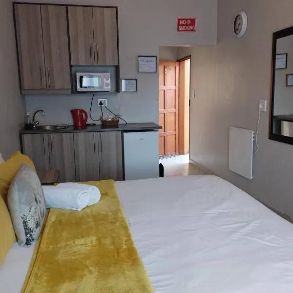 Tokelo Guesthouse Emalahleni，位于Lynnville的酒店