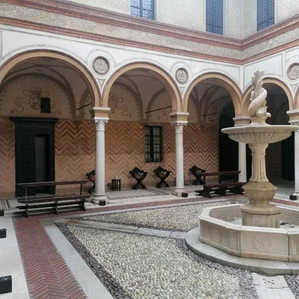 Foresteria Palazzo Guazzoni Zaccaria，位于克雷莫纳的酒店