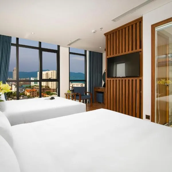 Ruby Star Da Nang - Central My Khe Beach，位于岘港的酒店