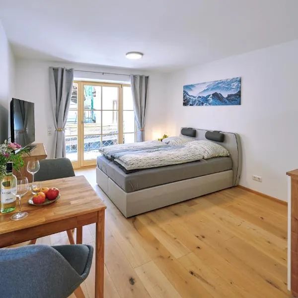 Ferienwohnung Zimmer Tittmoning Stadtplatz 27，位于蒂特莫宁的酒店